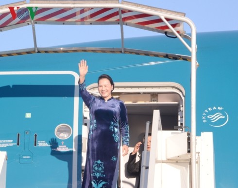 NA Chairwoman arrives in Paris, beginning official visit to France - ảnh 1