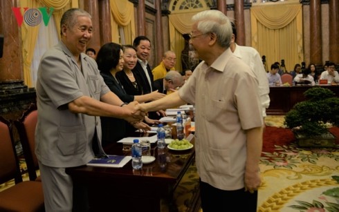 Party, State leader meets Vietnam Fatherland Front Presidium  - ảnh 1