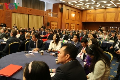 Vietnamese, Czech PMs co-chair business forum - ảnh 2