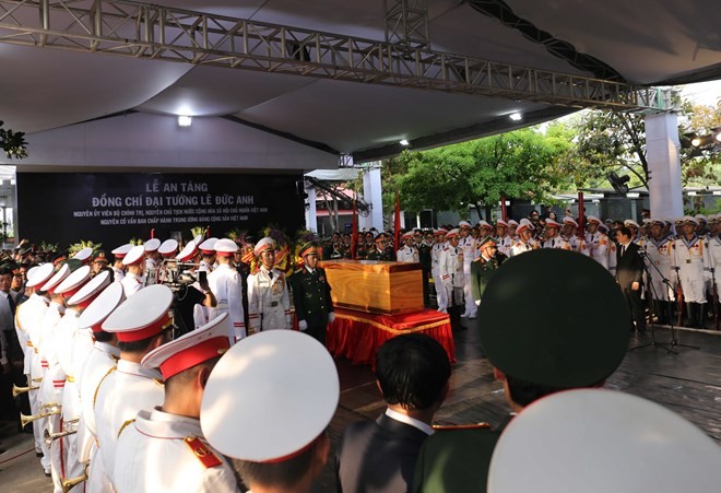 Burial service held for former President Le Duc Anh - ảnh 1