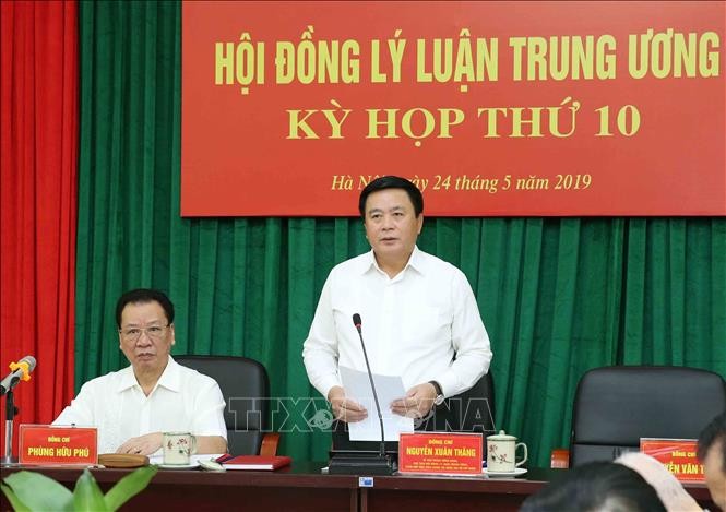 Central Theoretical Council discusses inputs for 13th National Party Congress  - ảnh 1