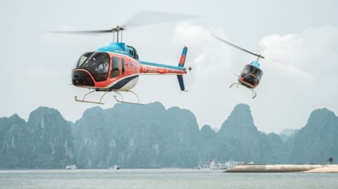 Helicopter – new way to cruise Ha Long Bay: CNN - ảnh 1