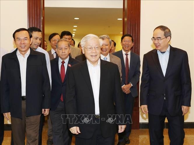 Party leader, President chairs Politburo meeting on Thua Thien Hue, Buon Ma Thuot development  - ảnh 1