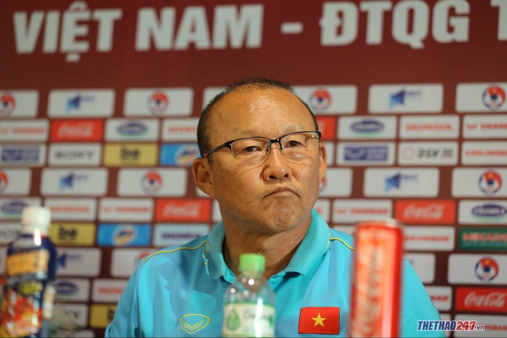 Park Hang-seo dissatisfied with referee’s decision  - ảnh 1