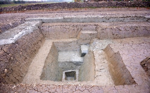 Moat corner structure found in Ho ancient citadel - ảnh 1