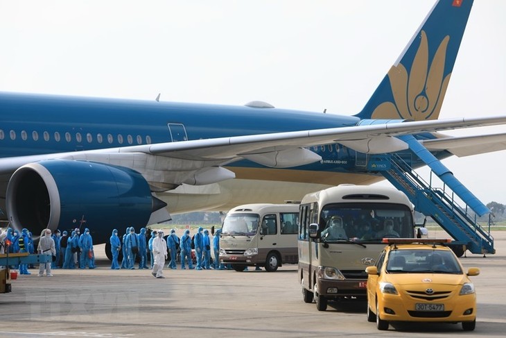 219 Vietnamese citizens repatriated from Equatorial Guinea  - ảnh 1