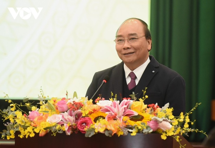 PM asks finance sector to adopt more innovative, drastic solutions  - ảnh 1