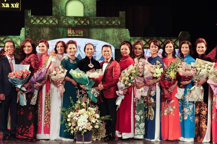 VOV launches contest for Overseas Vietnamese singing folk songs  - ảnh 1