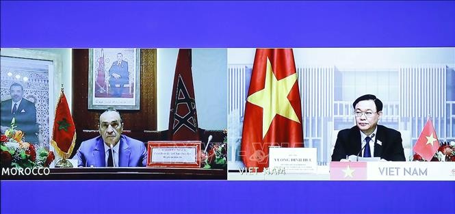 NA Chairman talks online with Speaker of Morocco House of Representatives  - ảnh 2