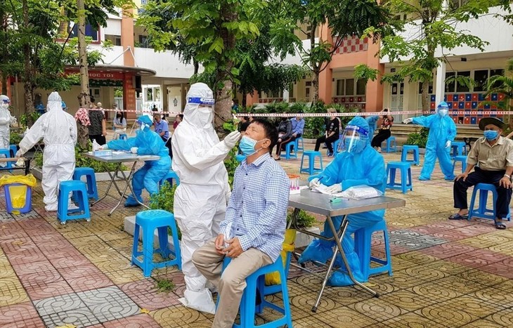 COVID-19: Vietnam reports 8,620 cases on Sunday - ảnh 1