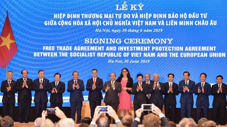 EU-Vietnam free trade agreement optimized after one year in effect - ảnh 1