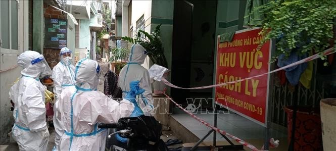 Vietnam records 16,000 COVID-19 cases on Saturday  - ảnh 1