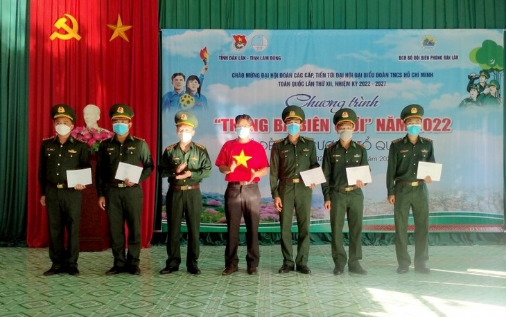 Youth promotes activities in border areas  - ảnh 1