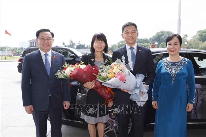 Singapore parliament speaker wraps up his official visit to Vietnam - ảnh 1