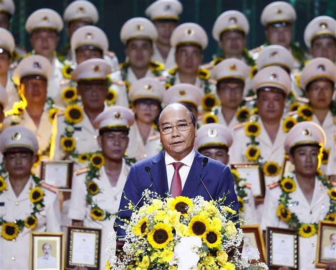 63 commune police chiefs honored for “living in the people’s hearts” - ảnh 1