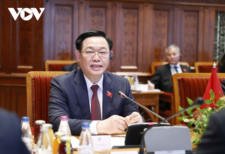 Top legislators of Vietnam, Hungary call for further friendship, cooperation  - ảnh 2