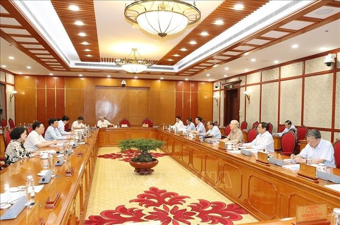 Party leader chairs first half 2022 review meeting  - ảnh 2