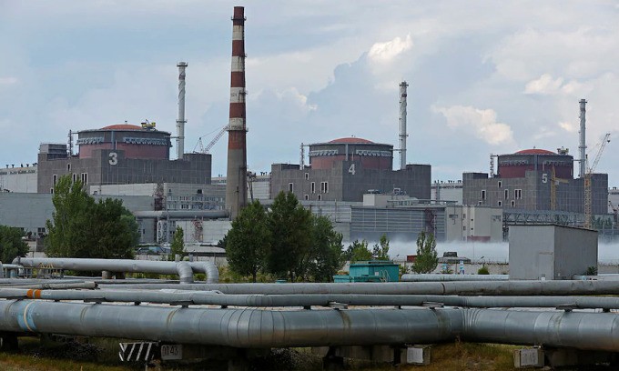 US, UK, France, Germany call for restraint around Zaporizhzhia nuclear plant - ảnh 1