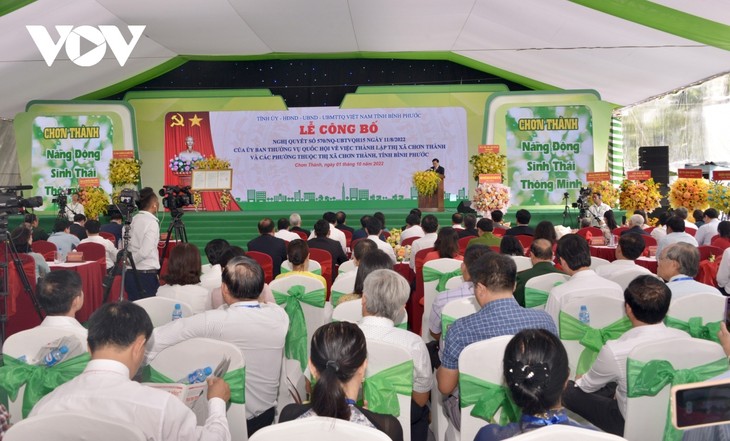 NA Chairman asks Chon Thanh to affirm its role as key industrial center of Binh Phuoc  - ảnh 1