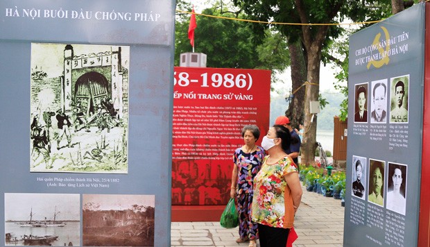 Cultural events celebrate Hanoi Liberation Day  - ảnh 1