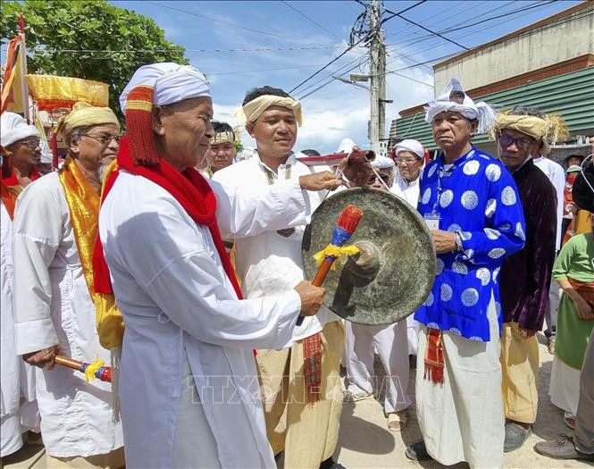 Cham ethnic people celebrate Kate Festival - ảnh 1