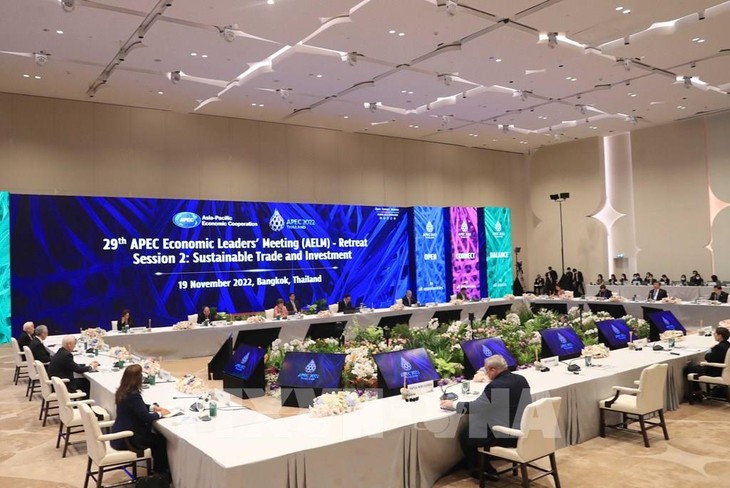 Vietnam President, Asia-Pacific leaders close APEC Summit, approve joint statement - ảnh 1