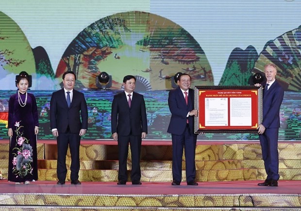 UNESCO honors Ho Xuan Huong for wisdom, humanity, and feminism, says President - ảnh 1