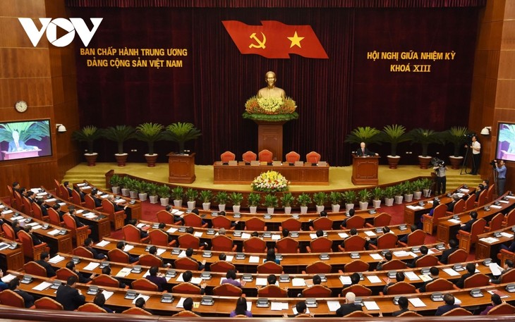 Party leader calls for successful implementation of National Party Congress Resolution  - ảnh 1