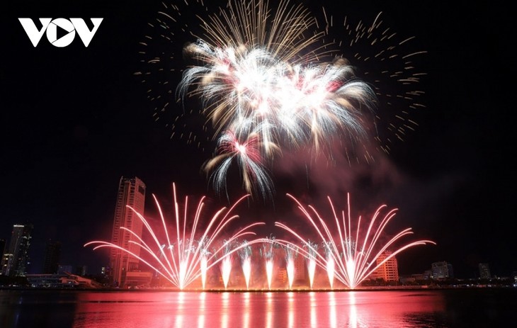 Da Nang International Fireworks Festival closes with France becoming winner  - ảnh 1