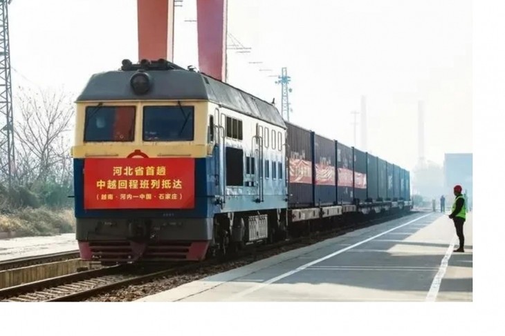 First cargo train from Hanoi reaches northern Chinese province - ảnh 1