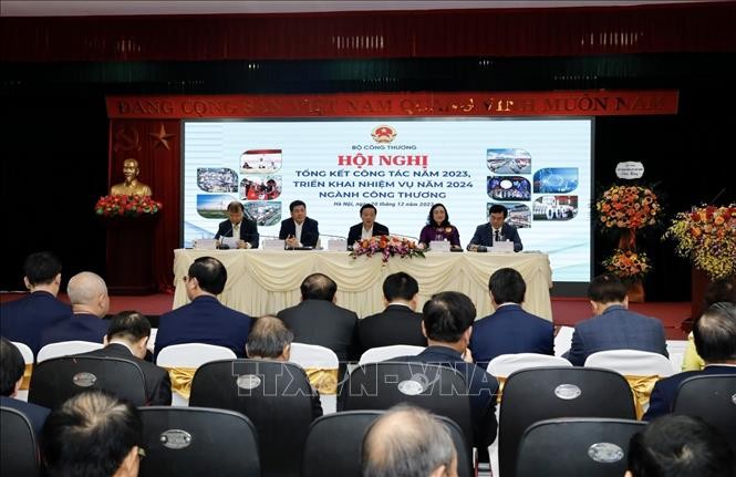 Industry and trade paint brighter economic outlook  - ảnh 1