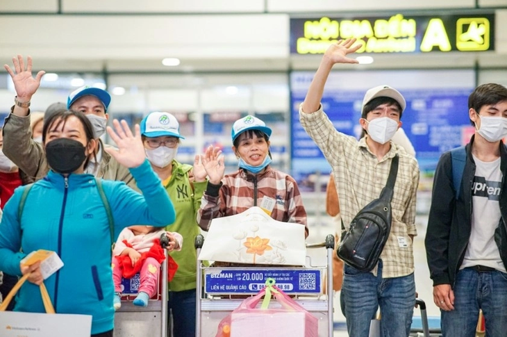 Vietnam Airlines to operate free flight for workers to return home during Tet - ảnh 1