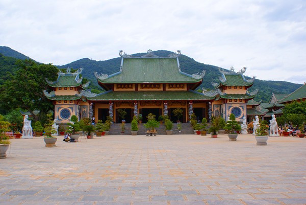 岘港的著名旅游胜地：灵应-佛滩寺 - ảnh 1