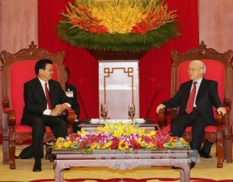 老挝总理通伦圆满结束访越行程 - ảnh 1