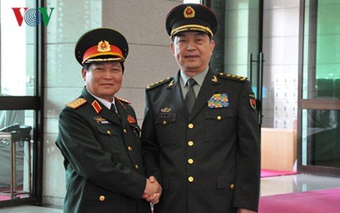 越中两国防长在中国举行会谈 - ảnh 1