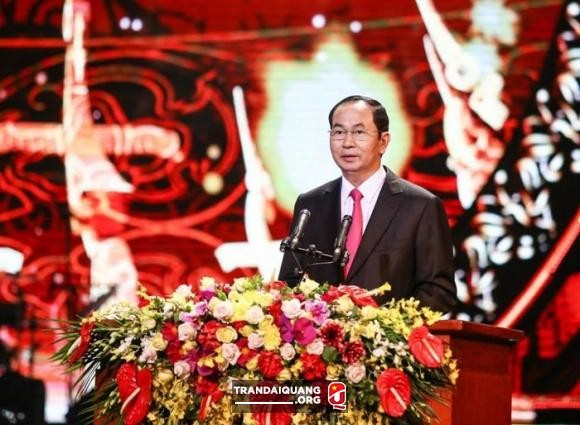 越南国家主席陈大光：国家一向欢迎亲爱的儿女回到祖国  - ảnh 1