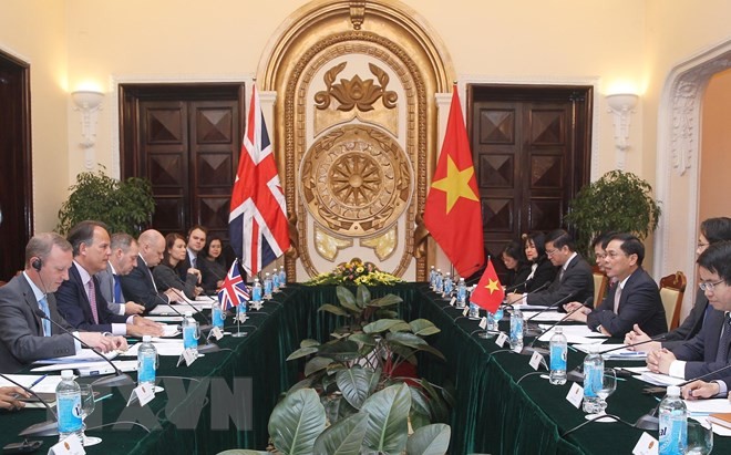 越南与英国举行政治磋商 - ảnh 1