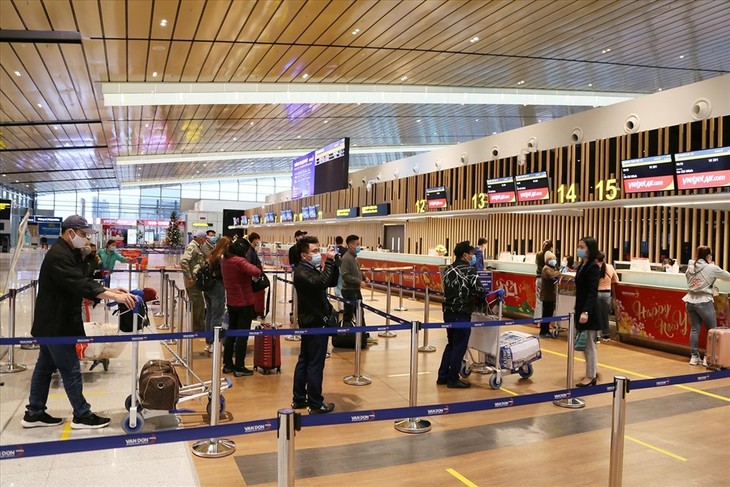 越南广宁省云屯国际航空港正式恢复活动 - ảnh 1