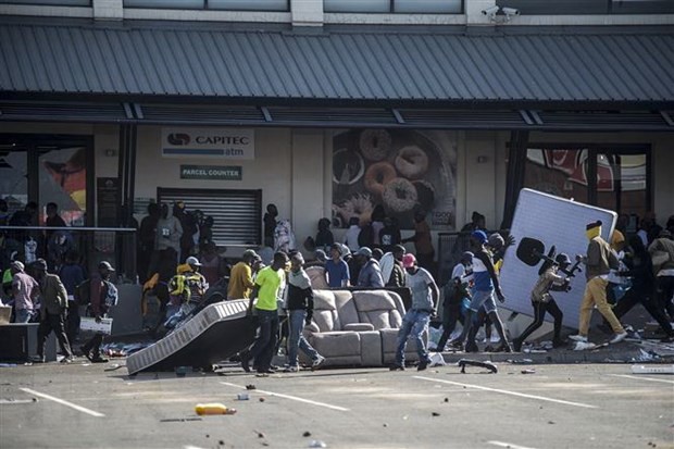 非盟谴责南非示威游行变成暴力冲突 - ảnh 1