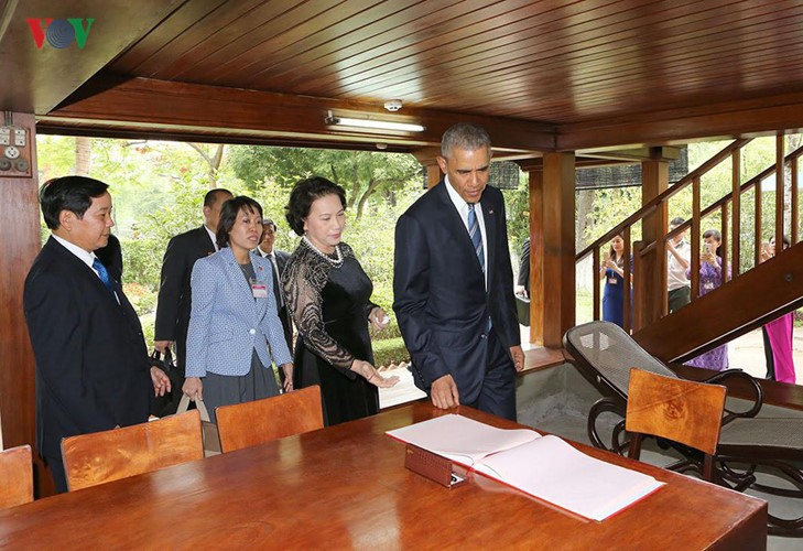 ประธานาธิบดีสหรัฐ บารัค โอบามา เดินทางเยือนเวียดนามอย่างเป็นทางการ - ảnh 9