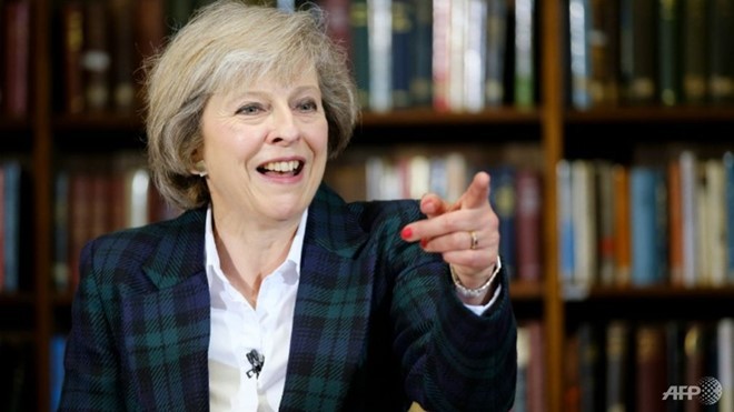 นางเทเรซา เมย์ นำหน้าในการลงคะแนนโหวตรอบแรกศึกชิงตำแหน่งนายกรัฐมนตรีอังกฤษ - ảnh 1