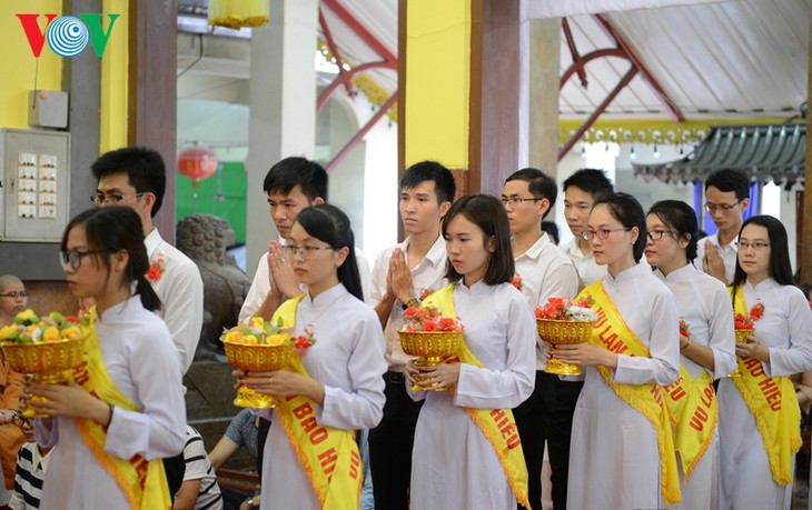 ชาวเวียดนามที่อาศัยในประเทศไทยจัดงานเทศกาลวูลาน  - ảnh 3
