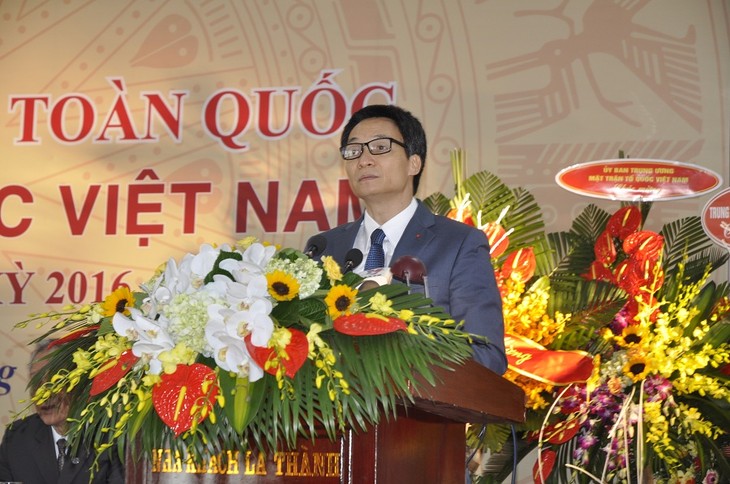 รองนายกรัฐมนตรี หวูดึ๊กดาม เข้าร่วมการประชุมใหญ่ของสมาคมส่งเสริมการศึกษาเวียดนาม  - ảnh 1