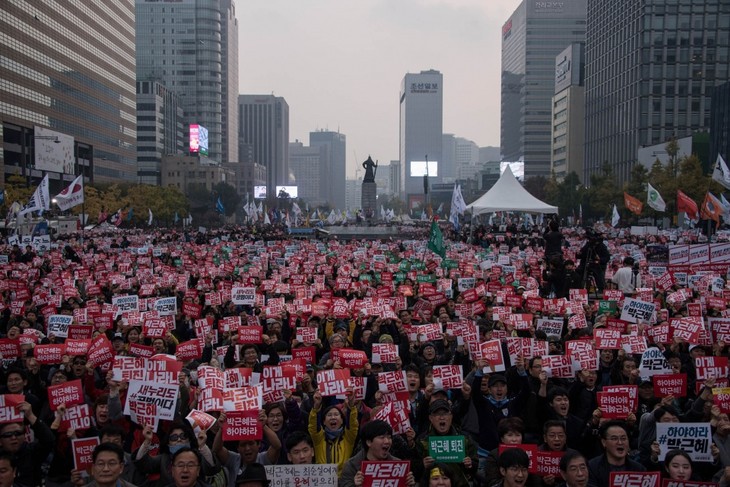 รัฐบาลสาธารณรัฐเกาหลีเรียกร้องให้ผู้ประท้วงเคารพกฎหมาย  - ảnh 1