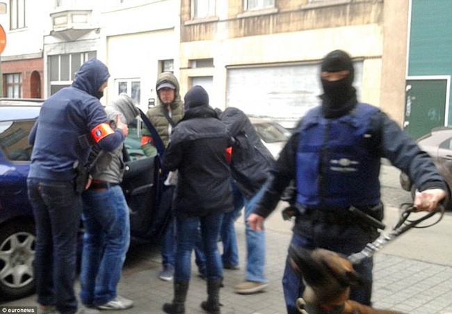 В Бельгии задержаны два подозреваемых по делу о терактах в Париже - ảnh 1
