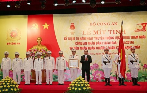 Во Вьетнаме отметили 70-летие создания штабных сил Народной милиции страны - ảnh 1