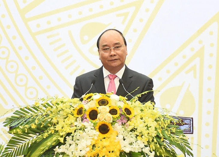 Премьер-министр СРВ Нгуен Суан Фук отправился на саммиты АСЕАН в Лаосе - ảnh 1