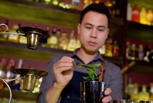 Коктейль «фо» - уникальное алкогольное соблазнение для туристов во Вьетнаме - ảnh 2