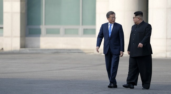 Президент Южной Кореи встретился с лидером КНДР - ảnh 1
