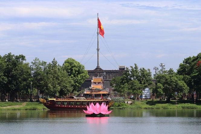 В Центральном Вьетнаме проводятся различные мероприятия в честь «Весак 2018» - ảnh 1